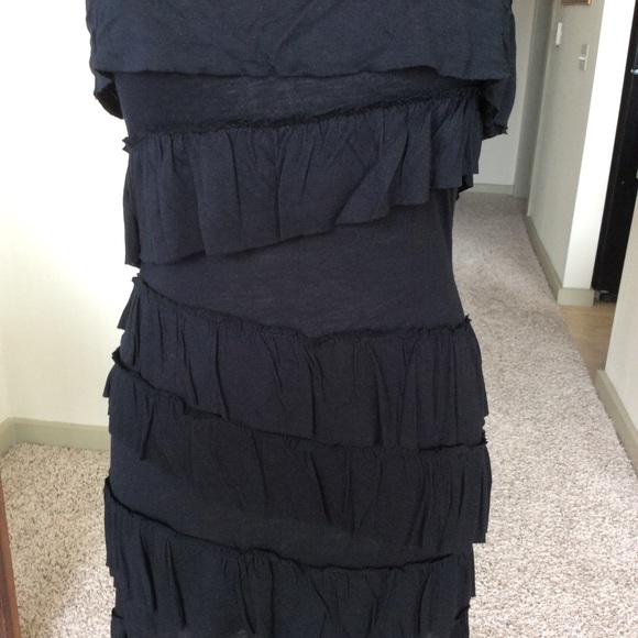 🎉 Black Tube Ruffled Dress 🎉 - Picture 4 of 7
